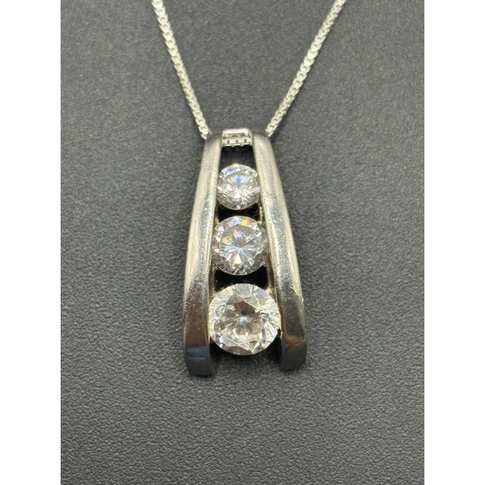 18" Sterling Silver Cubic Zirconia Ladder Pendant Necklace 4 Grams F17